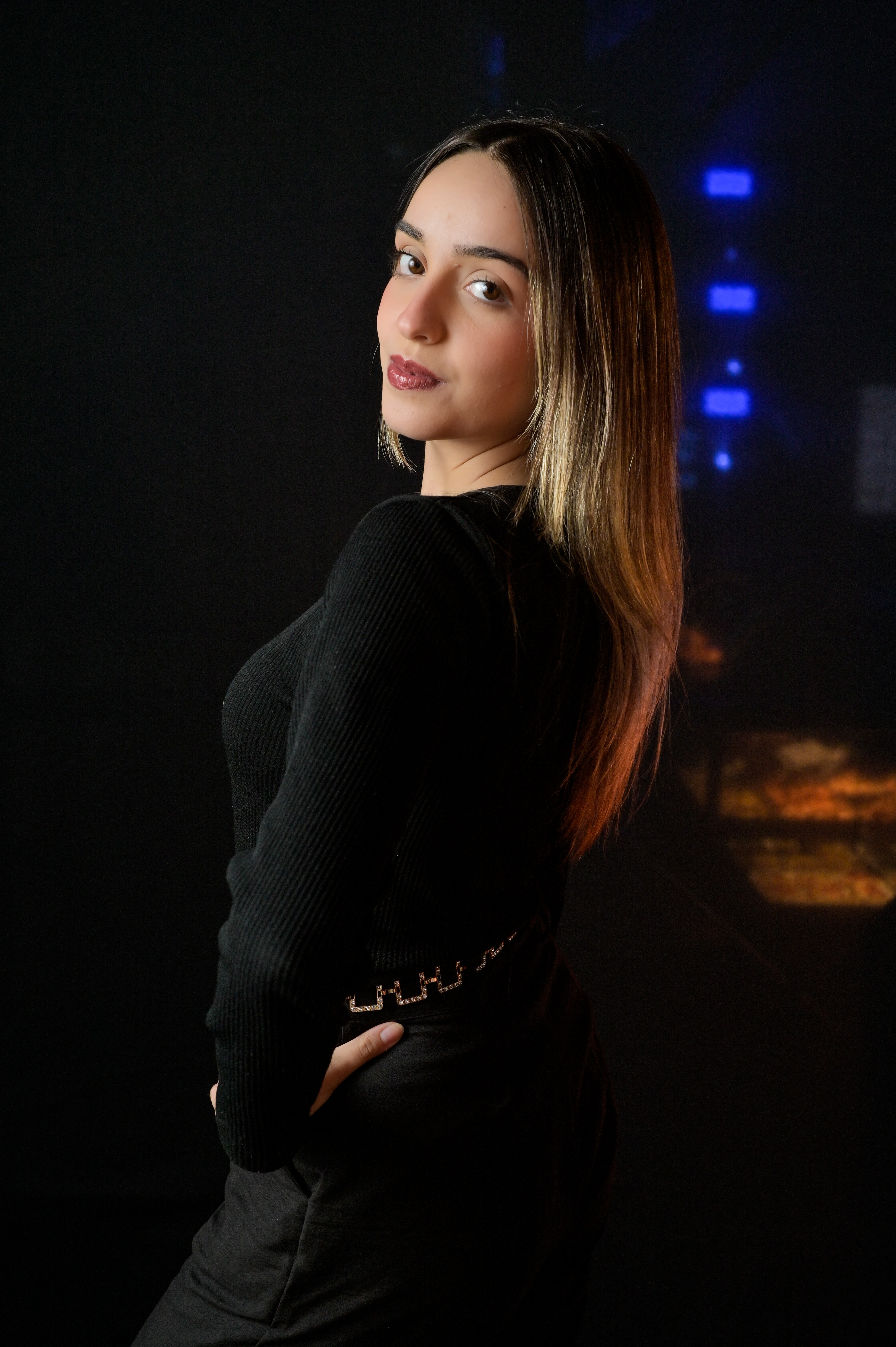 Convidada em retrato de festa